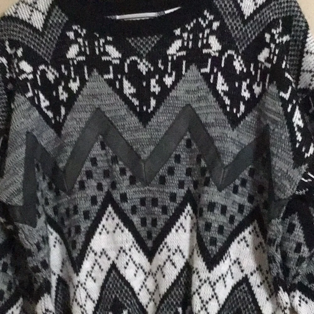 Gabrielle Sweater Sz M Abstract Vintage Long Sleeves with Genuine Leather Trim
